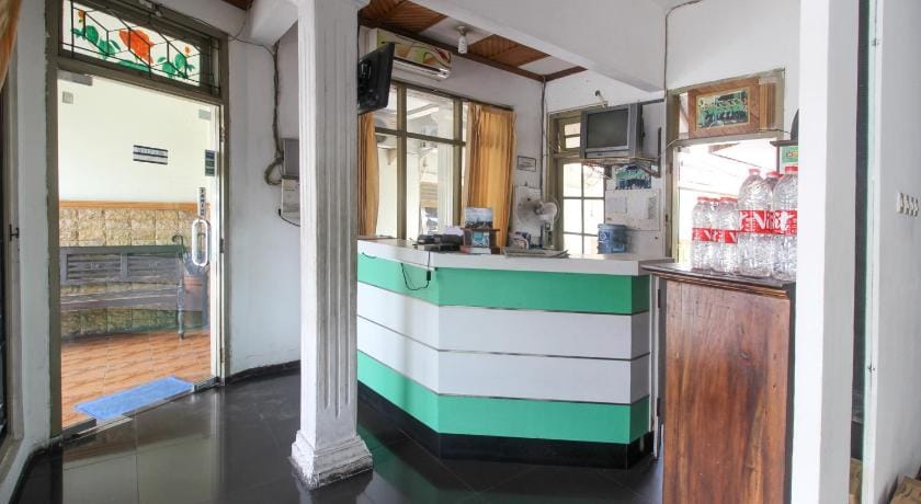 RedDoorz near RS Sarjito Yogyakarta 2 Bed and Breakfast in Special Region of Yogyakarta