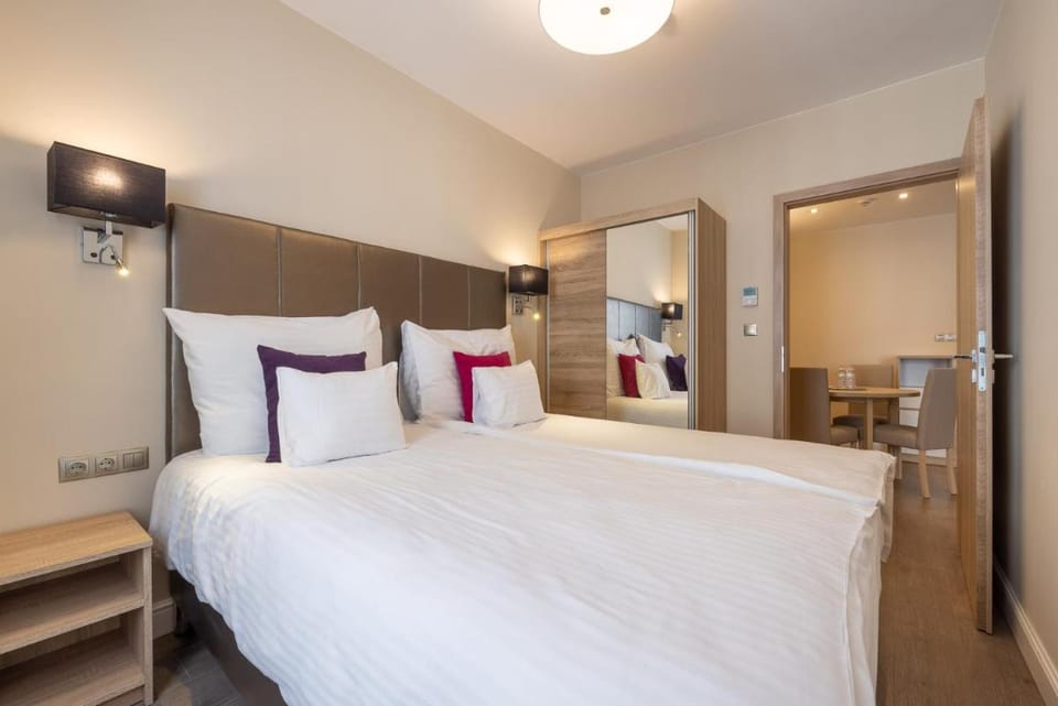 Silver Crown Hotel & Residence, Palace Quarter Hotel in Budapest