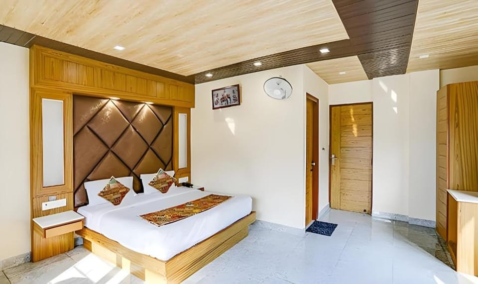 Hotel Woods View Hotel in Uttarakhand