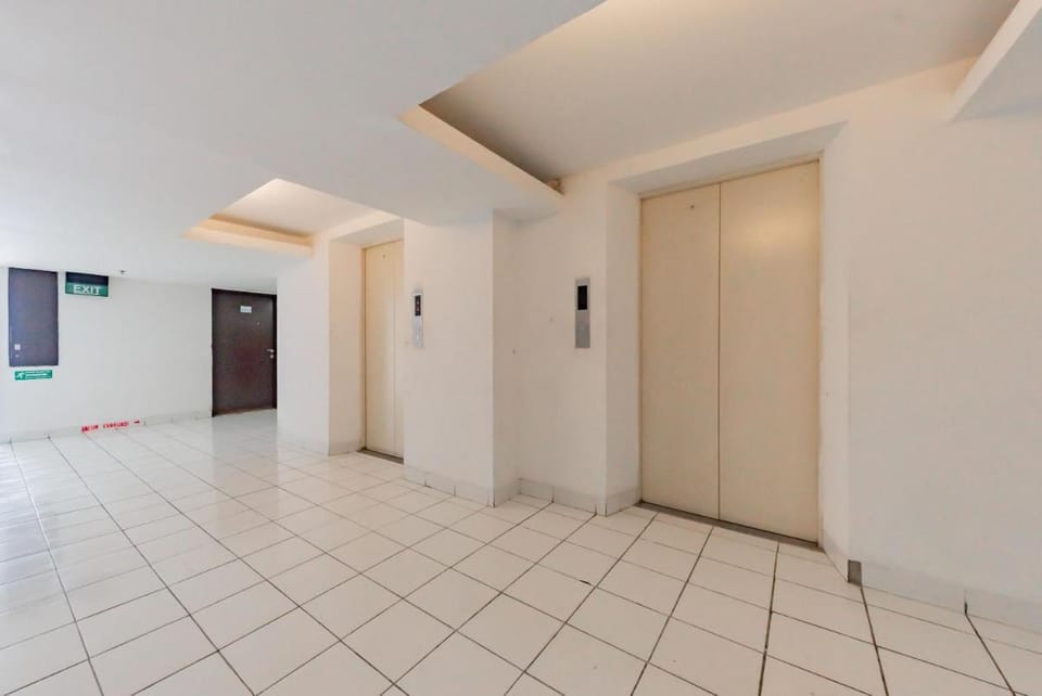 RedDoorz Apartment @ Jarrdin Cihampelas Apartment in Bandung