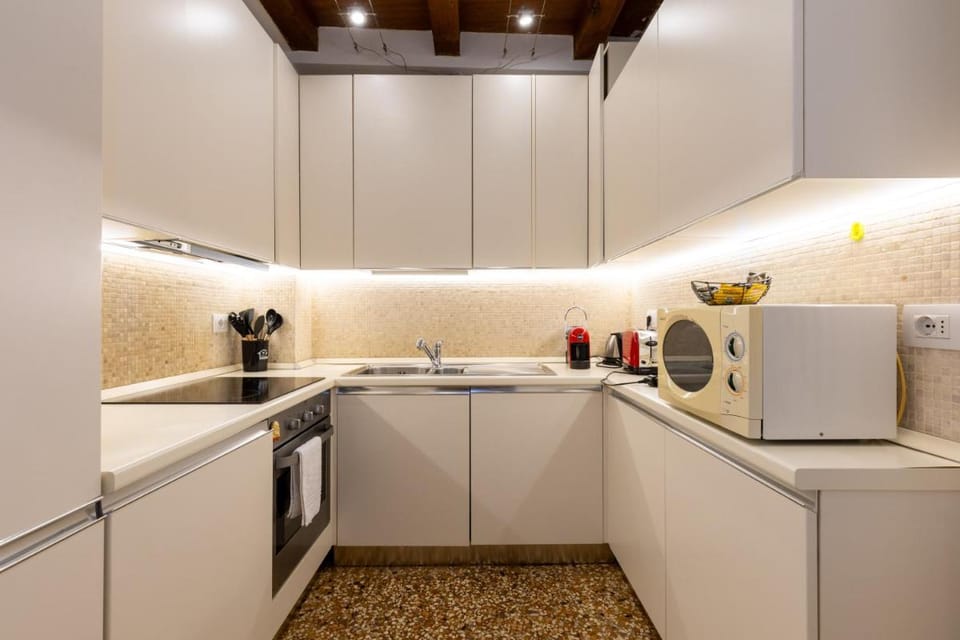 BolognaRoomscom - Isaia Garden Private Garden Spa Bath Vacation rental in Bologna