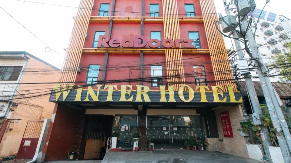 RedDoorz Plus @ Winter Benitez Cubao Hotel in Quezon City