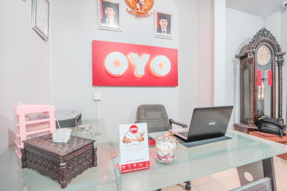 OYO 208 G House Near RS Siloam Pasar Baru Hotel in Jakarta