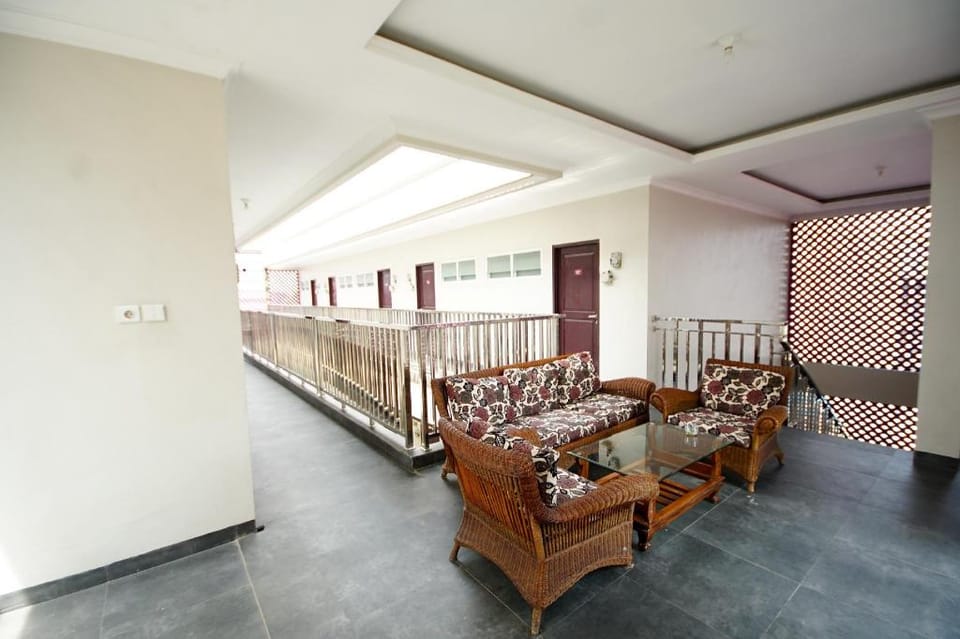 Super OYO 270 Madinah Residence Syariah Hotel in Indonesia