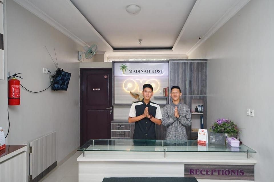 Super OYO 270 Madinah Residence Syariah Hotel in Indonesia