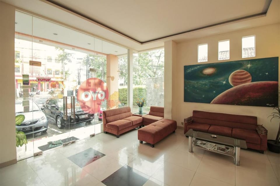 Capital O Galaxy Inn Hotel in Bandung