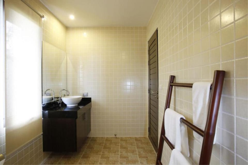 Boutique 4BR Pool Villa Toya*Gated Residence*Rawai Villa in Rawai