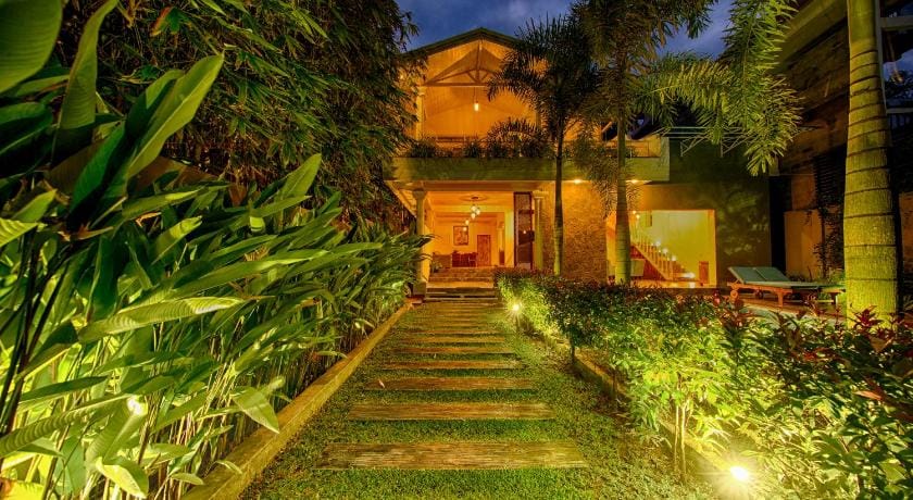 Deltora Villa - free drop off to Galle Fort by TukTuk Bed and Breakfast in Galle