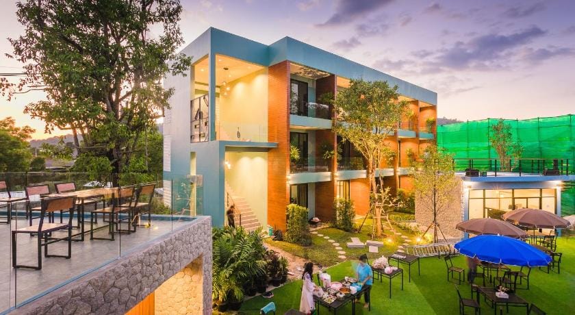 Peace Blue Naiharn Naturist Resort Phuket SHA Extra Plus Hotel in Rawai
