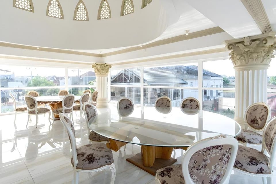 Super OYO Capital O 293 Mutiara Hijau Suites Syariah Hotel in Indonesia