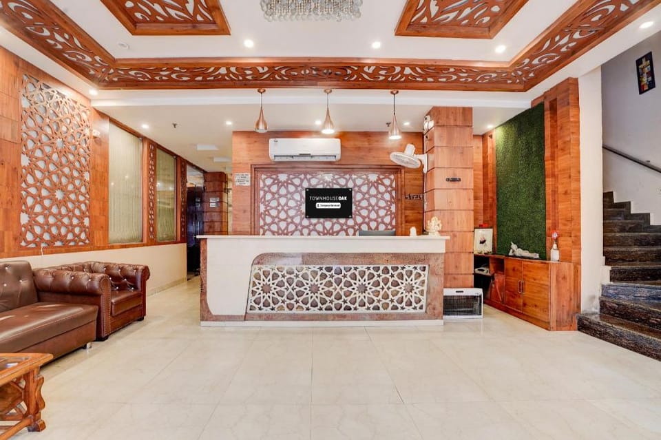 Super Townhouse Oak Dehradun Court Formerly GK Residency Hotel in Dehradun