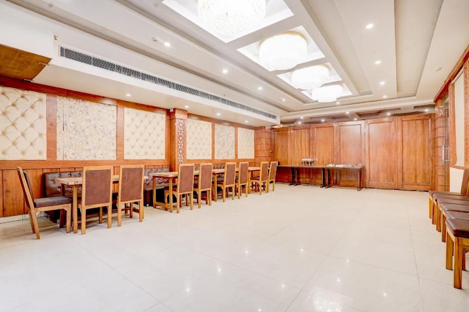 Super Townhouse Oak Dehradun Court Formerly GK Residency Hotel in Dehradun