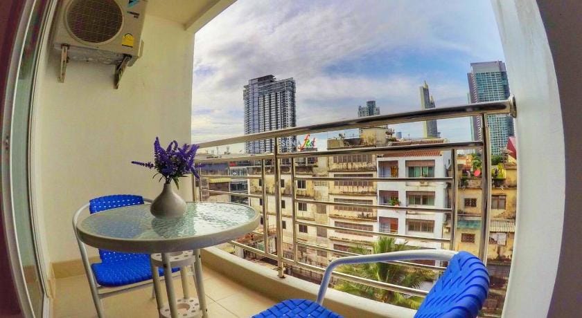 The Cosy River Apartment hotel in Bangkok