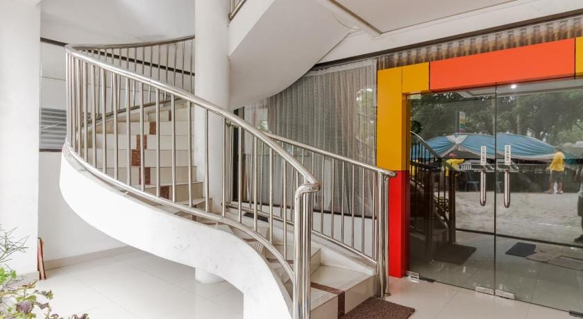 RedDoorz Syariah near RSU Suaka Insan Banjarmasin Bed and Breakfast in Indonesia