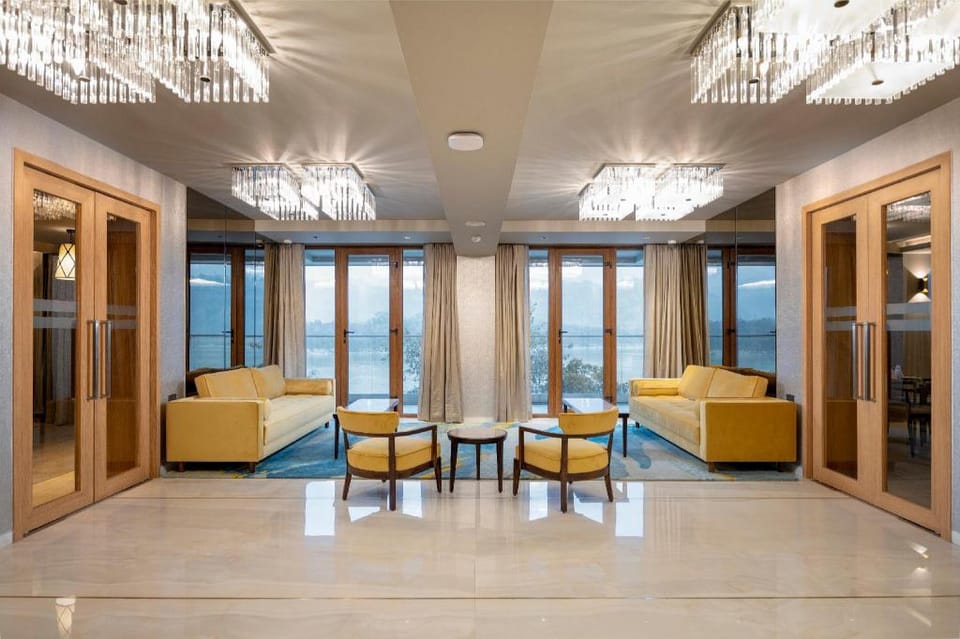 Modi Yoga Retreat - A Luxurious Yoga Retreat on the banks of Ganges Hotel in Rishikesh