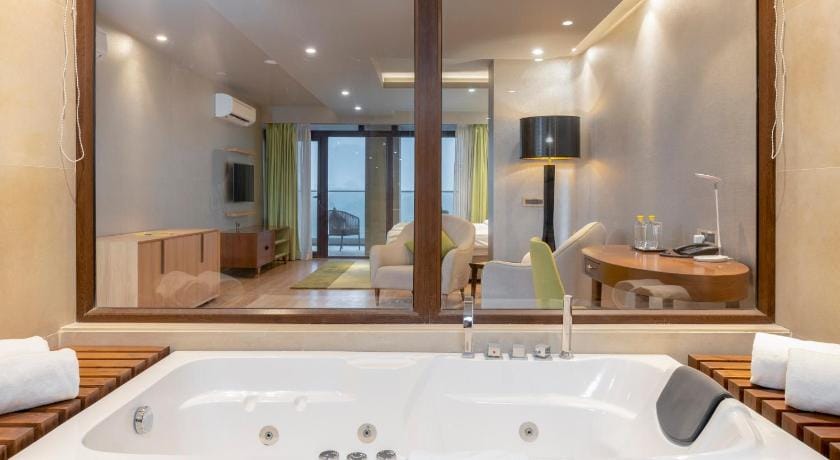 Modi Yoga Retreat - A Luxurious Yoga Retreat on the banks of Ganges Hotel in Rishikesh