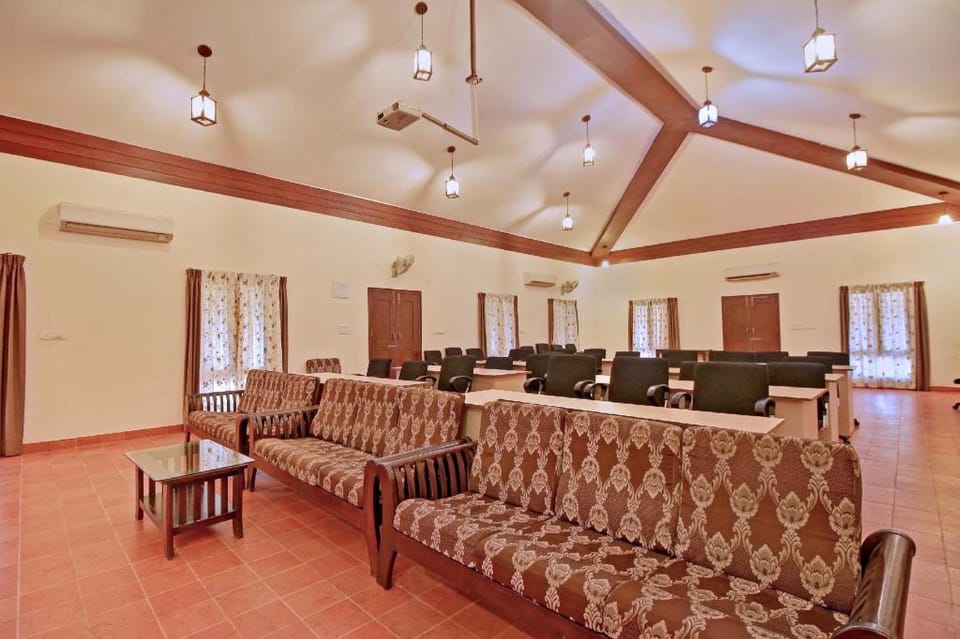 OYO Phalguni River Lodge Hotel in Mangaluru