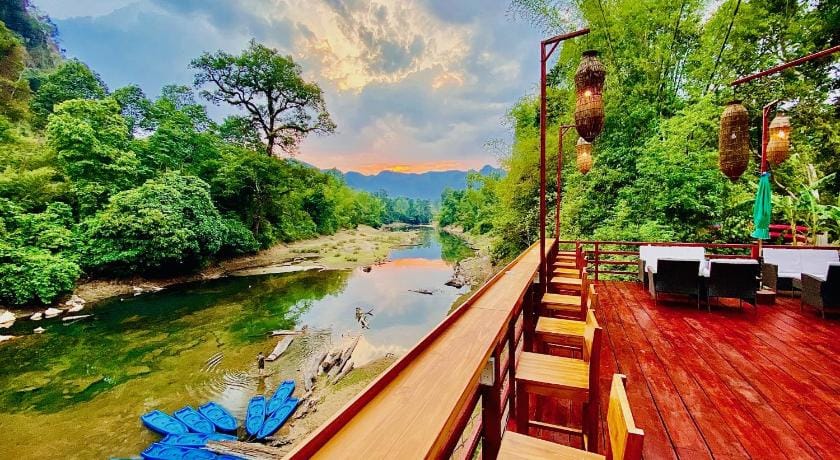 Spring River Resort Hotel in Laos