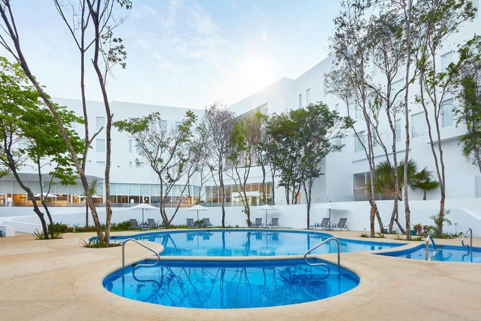 Fairfield Inn & Suites by Marriott Cancun Airport Hotel in Cancun