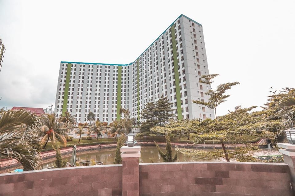 Hotel O Green Lake View Ciputat Hotel in South Jakarta City