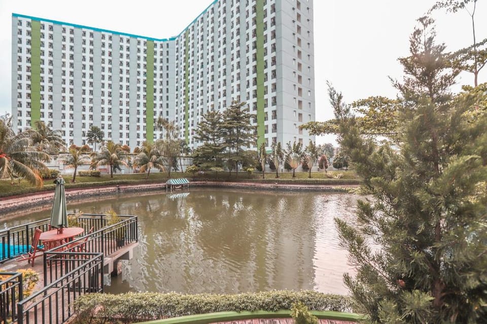 Hotel O Green Lake View Ciputat Hotel in South Jakarta City