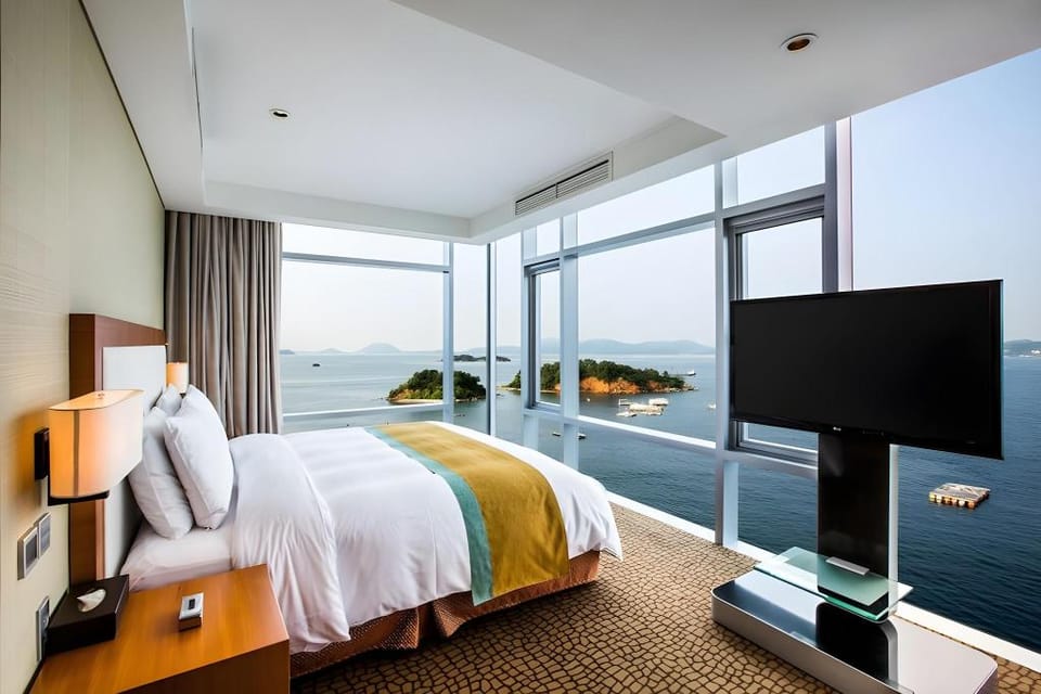 Hidden Bay Hotel. Hotel in South Korea