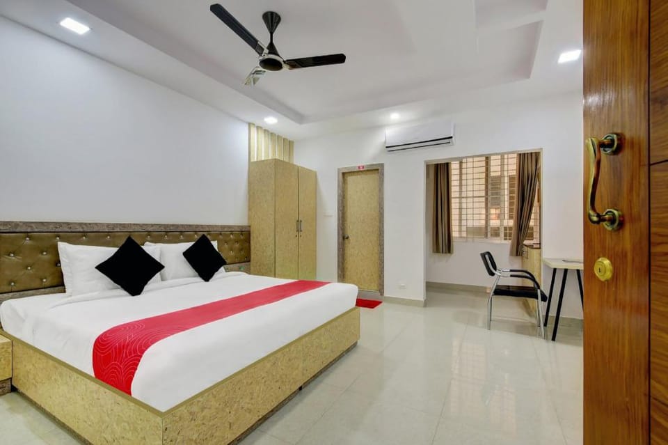 Super Grand Collection O Near Sarjapur Road Near 7d Voyage Hotel in Bengaluru