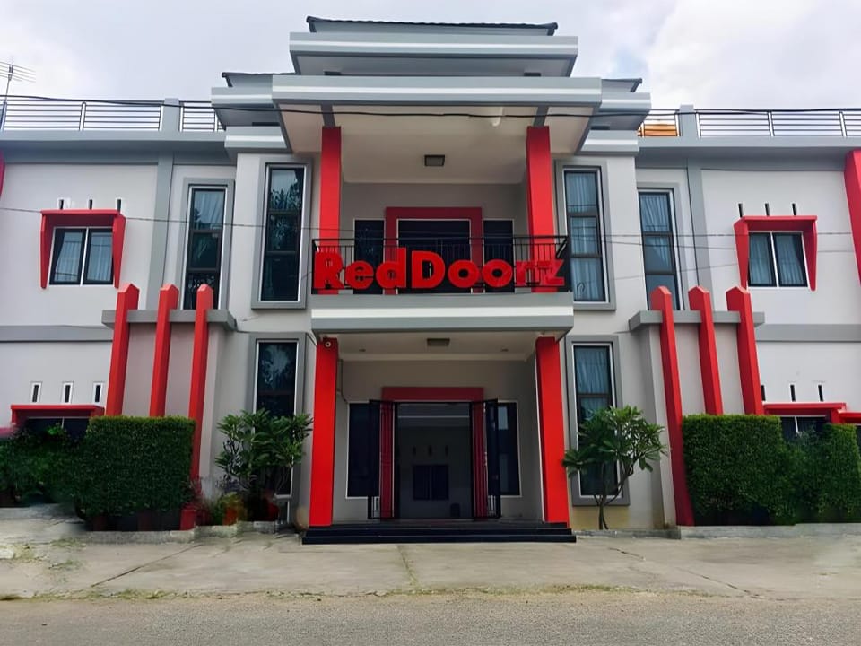 RedDoorz Syariah near Sultan Thaha Airport Jambi Bed and Breakfast in Indonesia