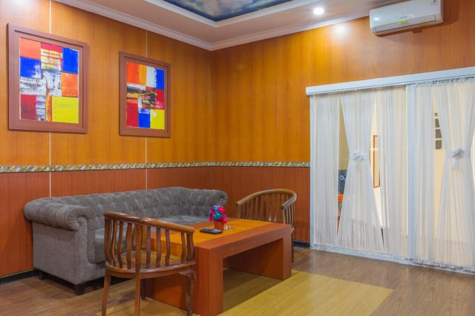 RedDoorz Plus near IPDN Bed and Breakfast in West Java