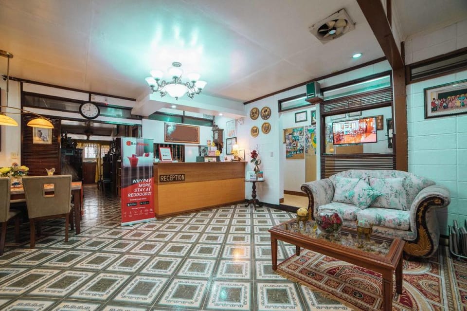 RedDoorz @ Tamarind Street Angeles City Hotel in Angeles