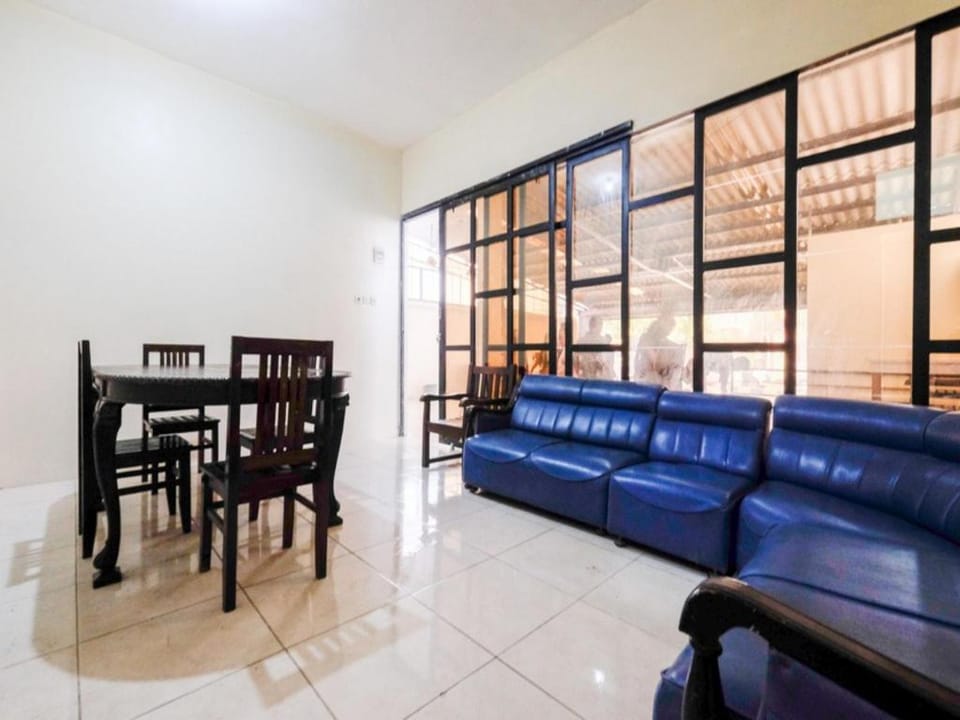 RedDoorz near Universitas Diponegoro Semarang Bed and Breakfast in Indonesia