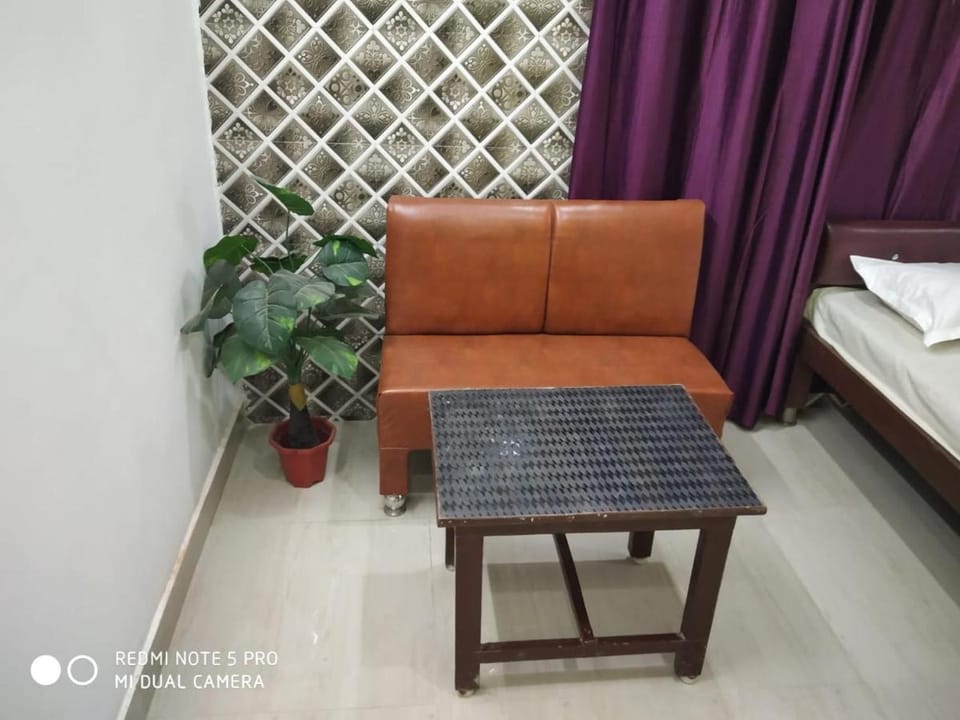 New Hotel Yatri Niwas Hotel in Varanasi