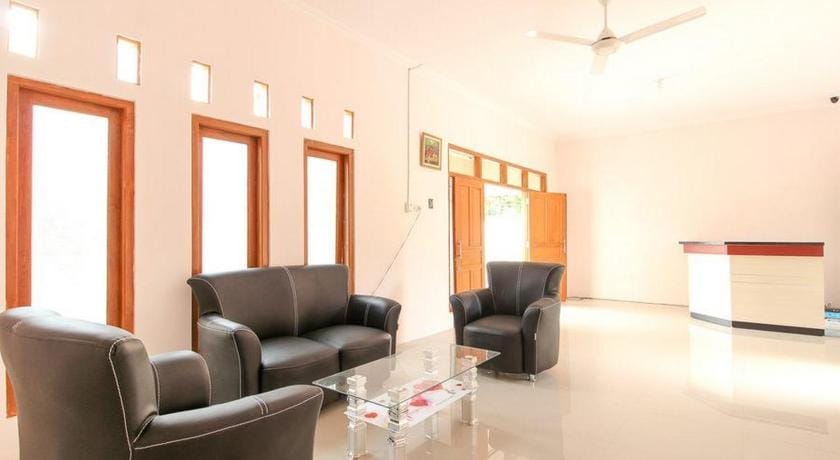 RedDoorz near Balekambang City Park Bed and Breakfast in Special Region of Yogyakarta