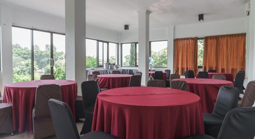 RedDoorz Plus @ Hotel Negeri Baru Lodaya Puncak Hotel in West Java