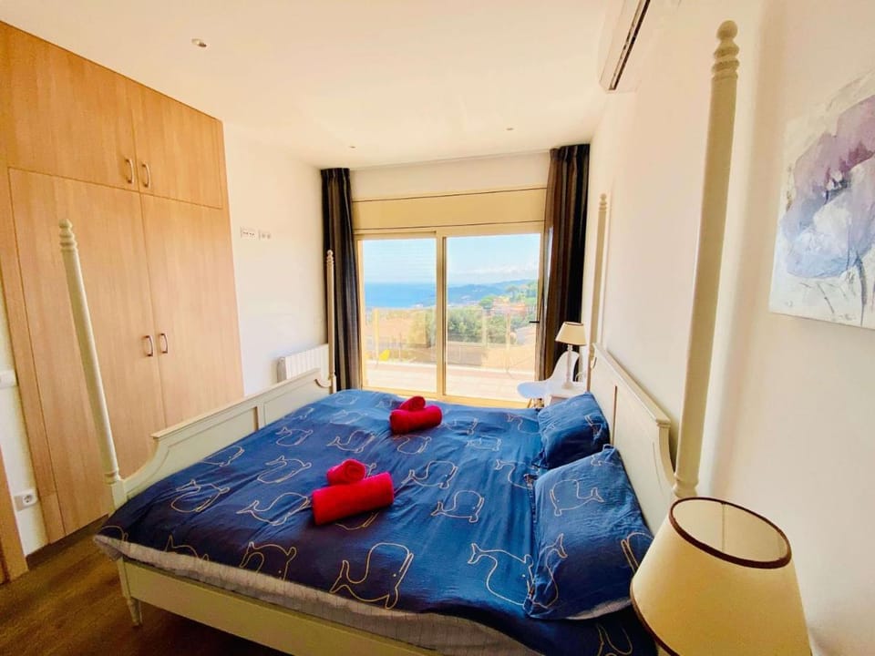 Luxury villa Investingspain with sea views, pool and jacuzzi Villa in Lloret de Mar