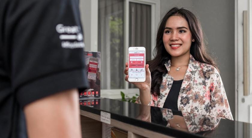 RedDoorz Syariah near DBL Arena 2 Bed and Breakfast in Surabaya