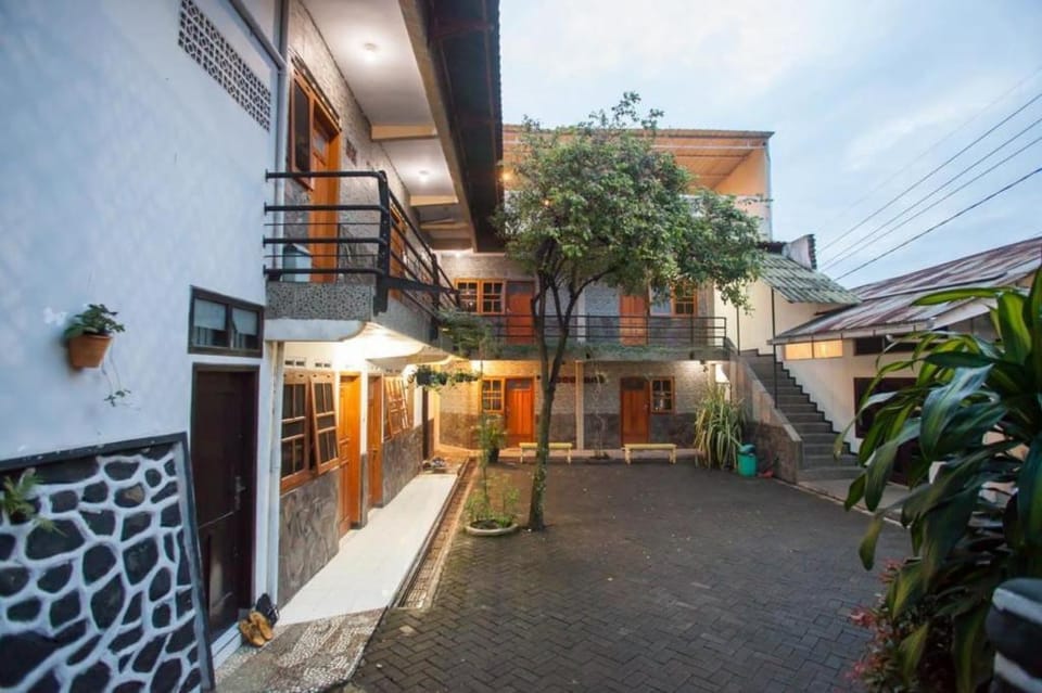 RedDoorz @ Pandan Inn Batu Hotel in Batu