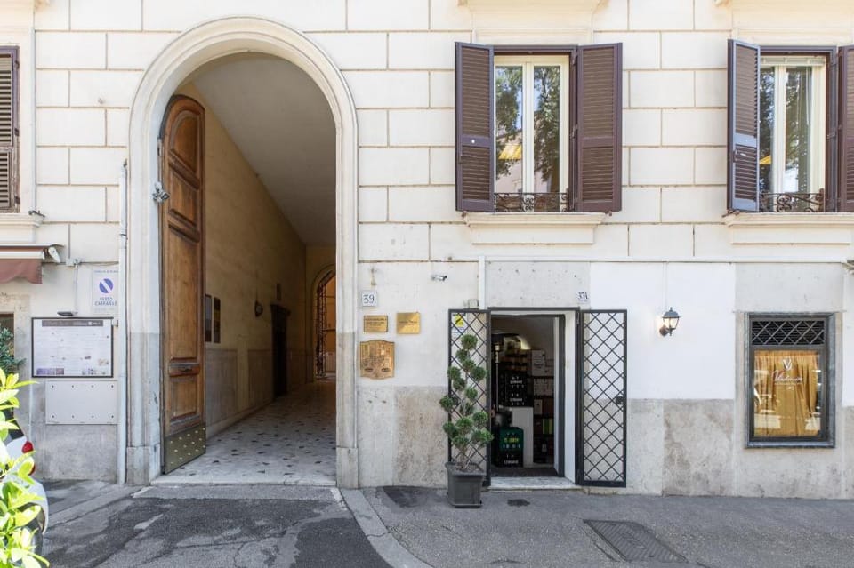 Dolce Vita New Studio Apartment in Rome