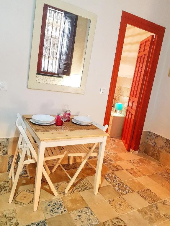 Busto Reform Apartment in Seville