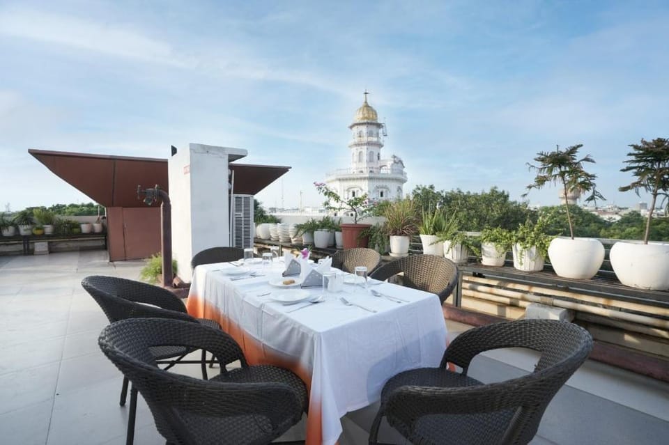 One Earth GG Regency (80 Steps to Golden Temple) Hotel in Punjab, India