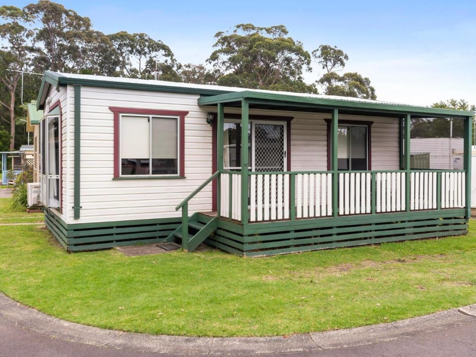 Shoalhaven Heads Village Campground/ 
RV Resort in New South Wales