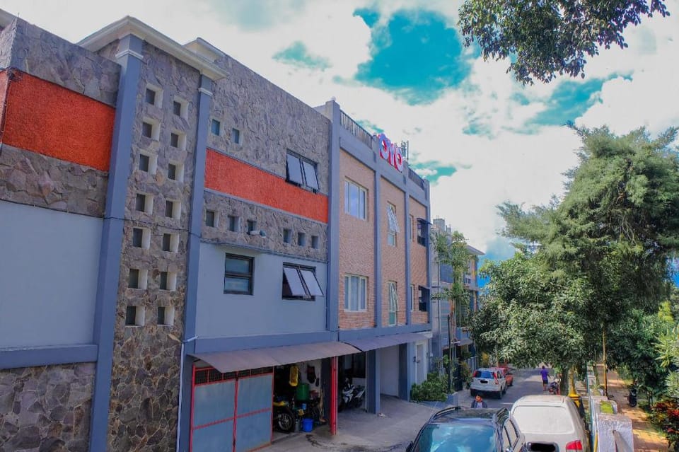 OYO 354 32 Residence Hotel in Batu