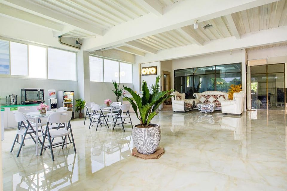 OYO Life 511 Grace Residence Hotel in Surabaya
