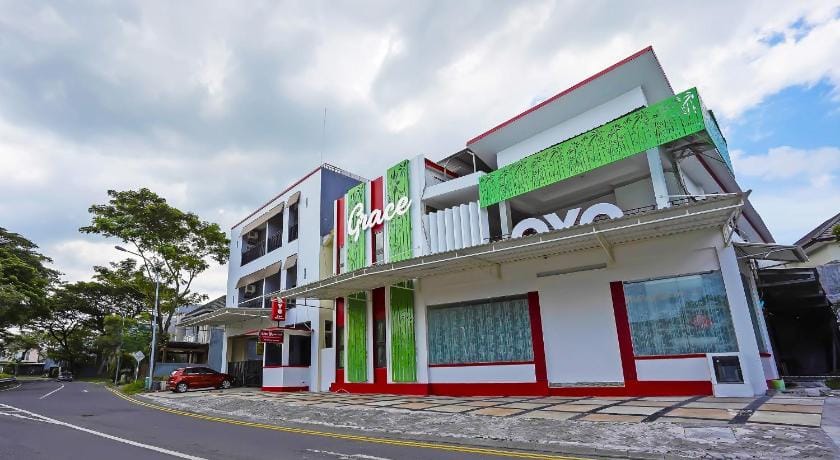OYO Life 511 Grace Residence Hotel in Surabaya