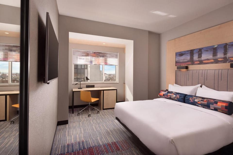 Aloft Madrid Gran Via Hotel in Centro