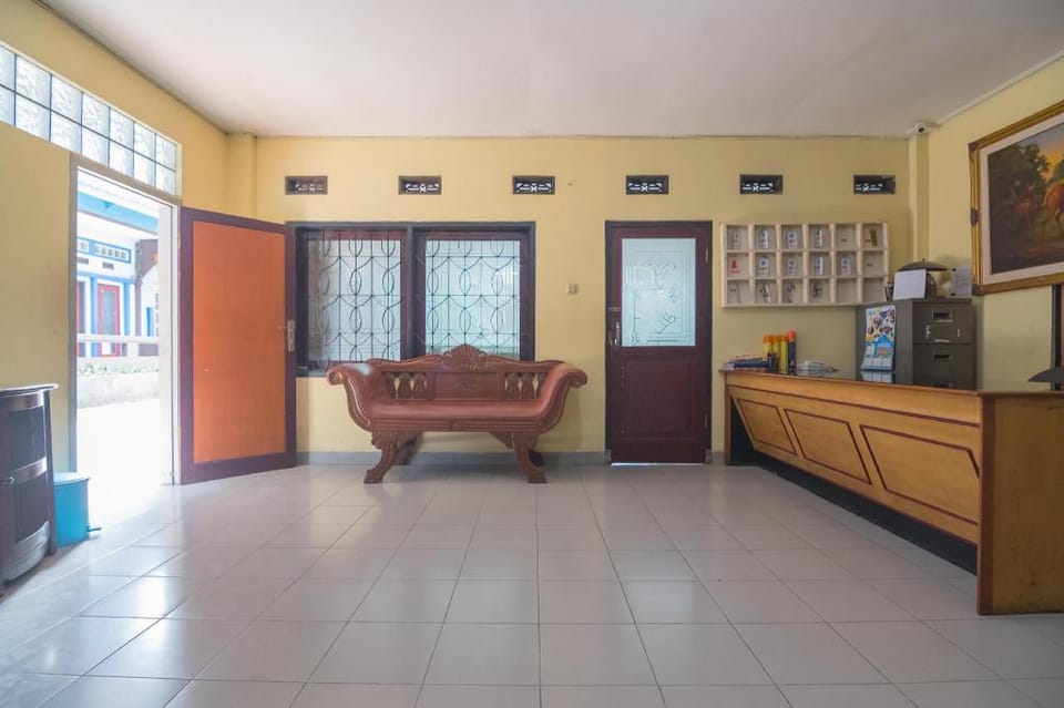 RedDoorz @ Buah Batu 3 Bed and Breakfast in Bandung