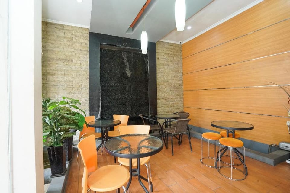 OYO 450 Semampir Residence Hotel in Surabaya