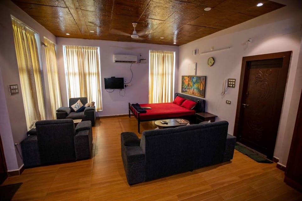 Waves Beach House Vacation rental in Puducherry, India