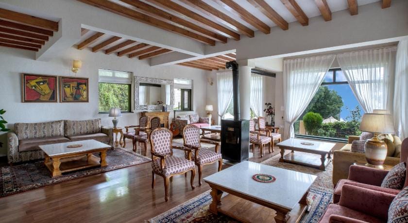 Larisa Resort Mussoorie Hotel in Uttarakhand