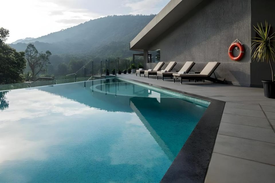 Niraamaya Retreats Samroha, Athirappilly Hotel in Kerala